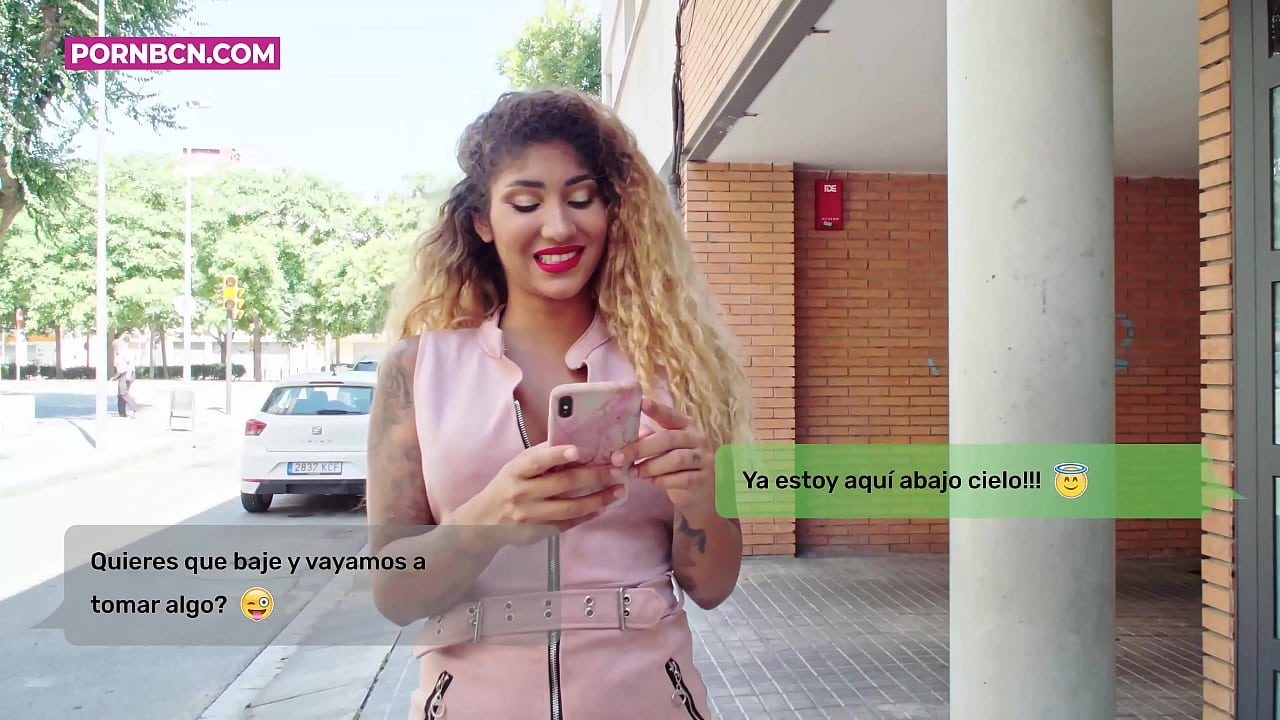 Невірна дружина збирається сильно трахнути свого молодого коханця, поки її чоловік працює. Латина з сиськами і великою дупою. Венера Афродіта.